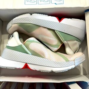 nike go flyease sneakers